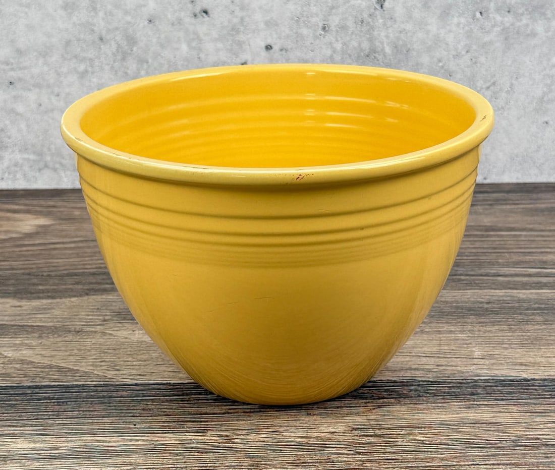 Homer Laughlin Fiesta Mixing Bowl (1 of 4)