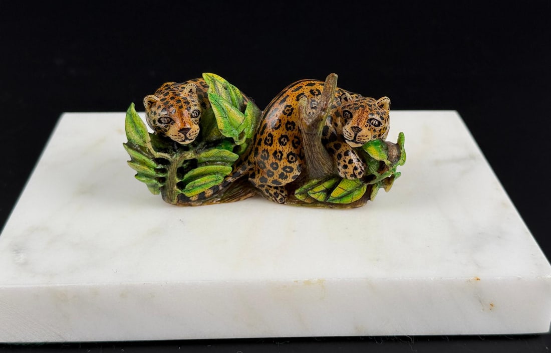 Wounan Indian Leopard Tagua Nut Carving (1 of 4)