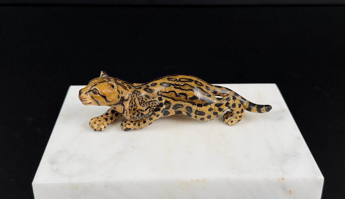 Wounan Indian Leopard Tagua Nut Carving (1 of 6)