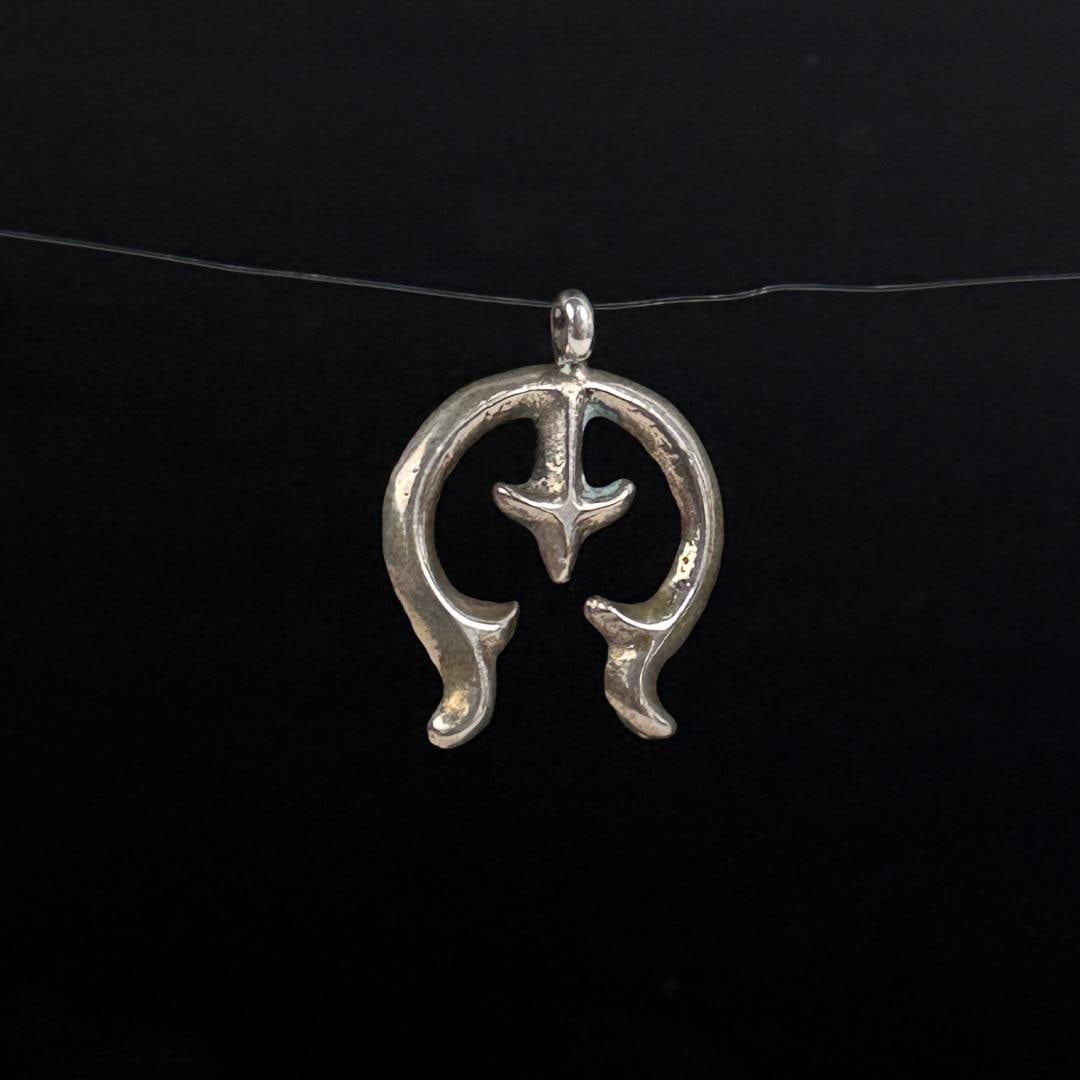 Navajo Sterling Silver Naja Squash Blossom Pendant: Old Pawn, Tufa Cast. 4.25 grams. 1" by 1 1/4"