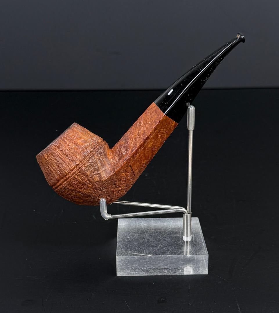 Carlo Scotti Castello Briar Estate Tobacco Pipe: Sandblasted squat bulldog G54 shape. Handmade in Cantu, Italy. 6 1/8" long.