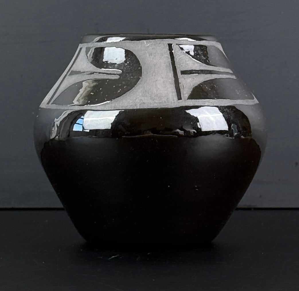 Elizabeth Olguin Isleta Pueblo Jar: 5" diameter, 4 1/4" tall.