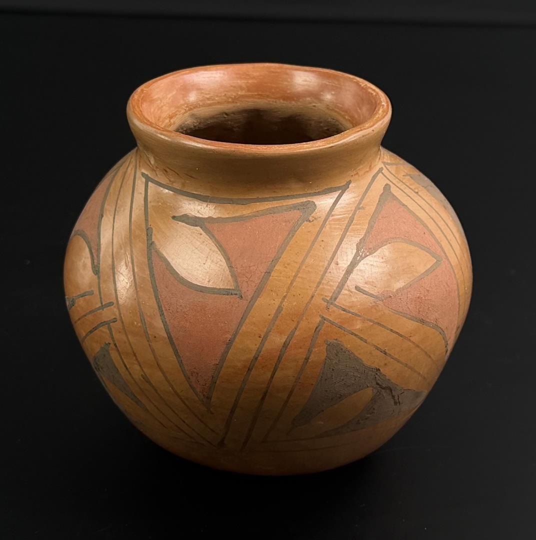 Benito M. Mata Ortiz Pottery Jar (1 of 5)
