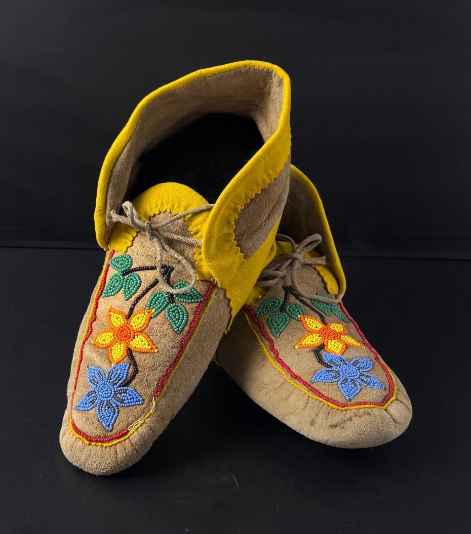 Cree Native American Indian Moccasins: 10 5/8" by 5 1/4" by 4 1/2" each. Mid 20th Century.