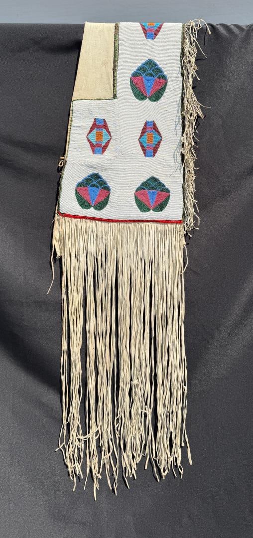 Nez Perce American Indian Beaded Saddle Bags: 13" by 56" without fringe. First Half of the 20th Century.