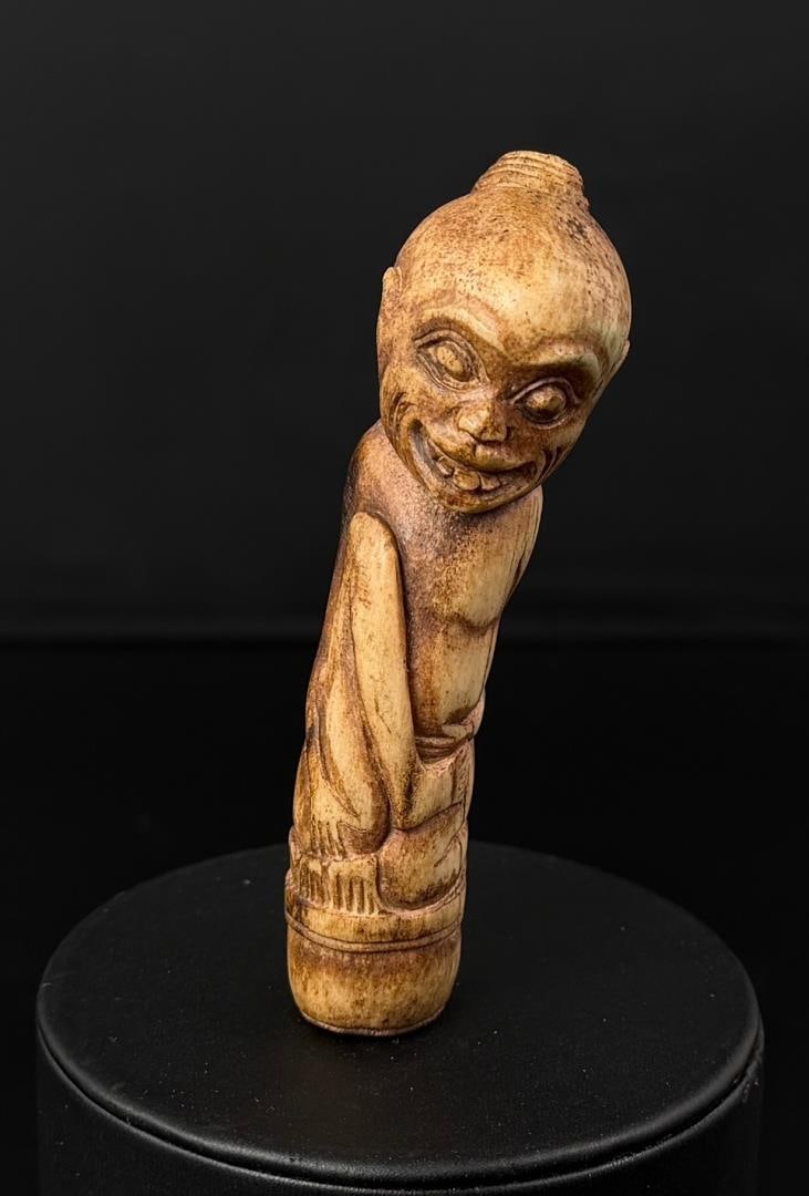 Indonesian Bali Keris Bone Dagger Handle: 3 5/8" long.