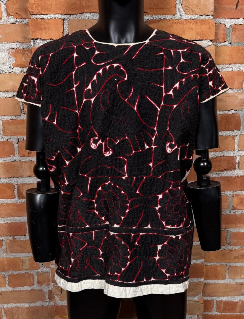 Kuna Mola Cloth Panel Blouse Shirt: 26" armpit to armpit, 27" shoulder to shoulder, 25 1/2" long.