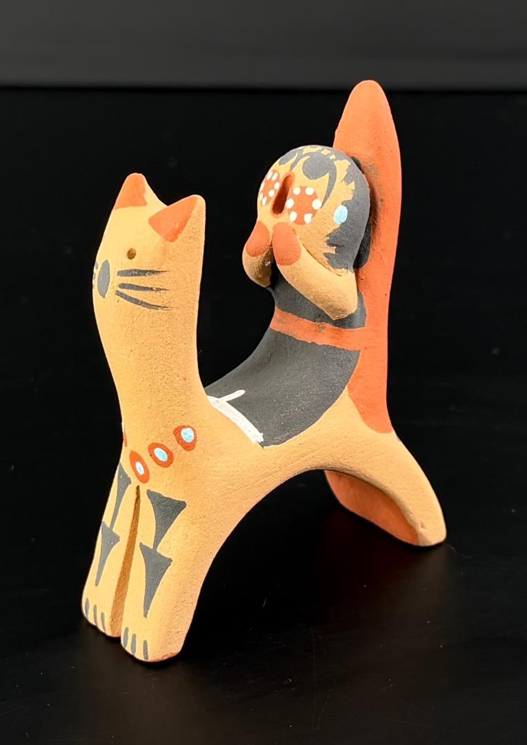 Helen Sando Jemez Pueblo Pottery Cat: 3 1/2" by 2 7/8" by 1".