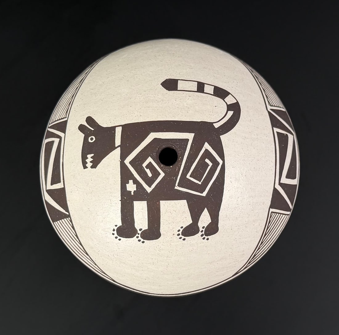 Emma Lewis Acoma Pueblo Seed Pot: 4" diameter, 2 1/8" tall