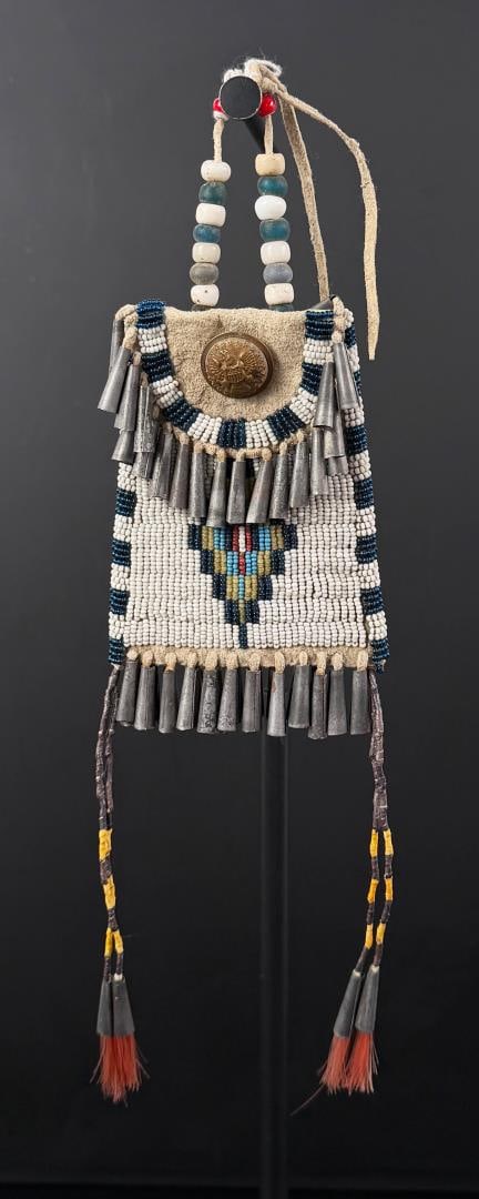 Native American Indian Beaded Strike a Light Bag (1 of 4)