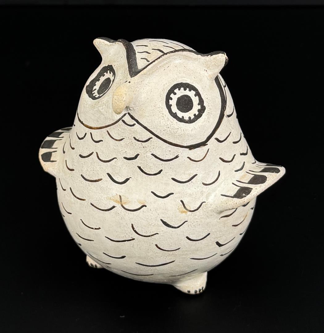 Marie Zieu Chino Acoma Pueblo Pottery Owl: 4 1/2" by 4 1/2" by 3 1/2".