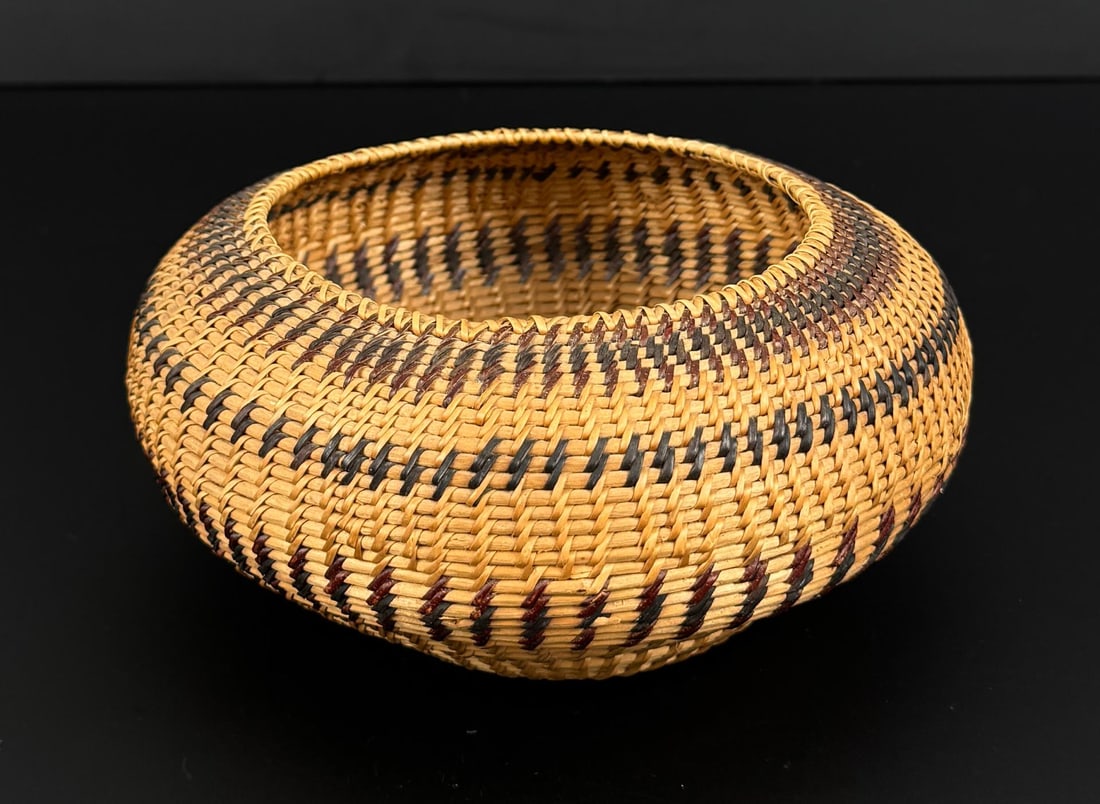 Washoe Native American Indian Basket (1 of 8)