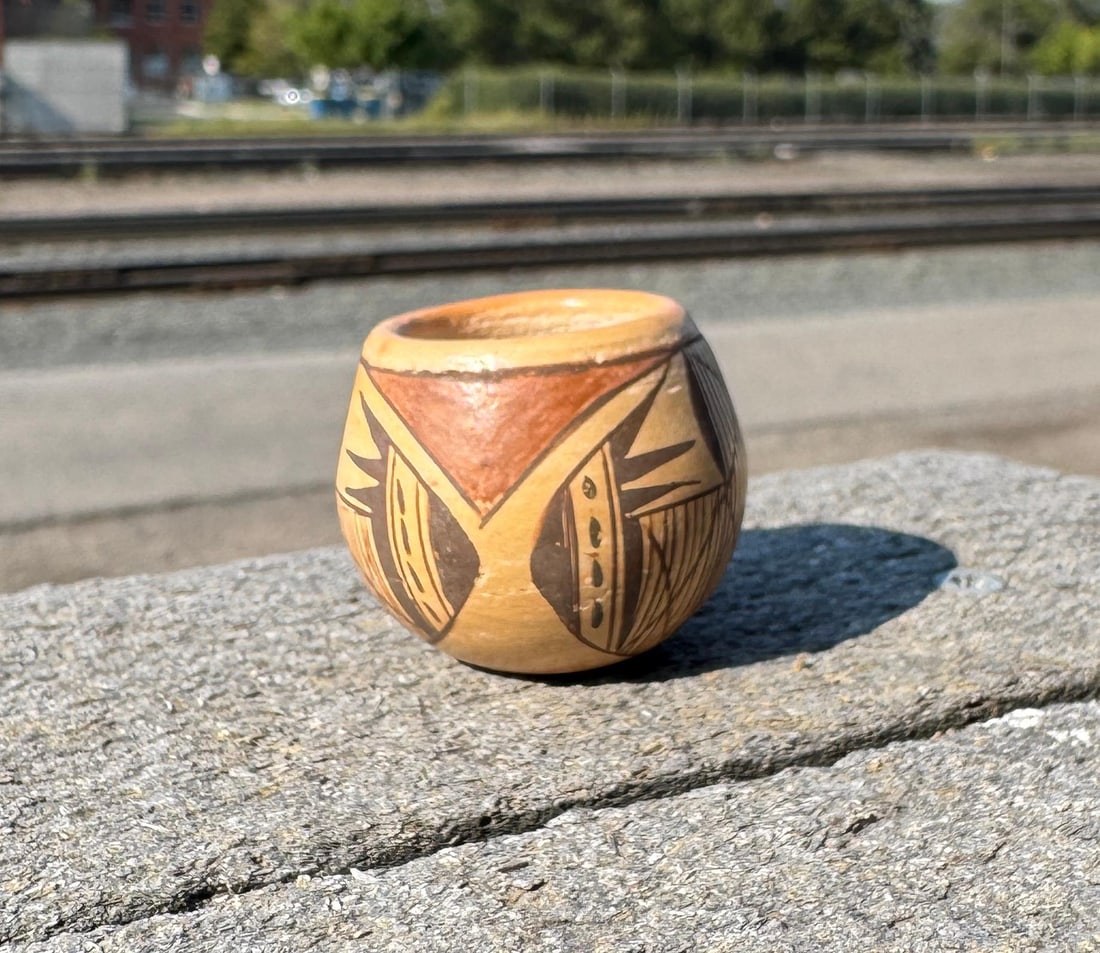 Priscilla Namingha Nampeyo Hopi Miniature Jar (1 of 11)