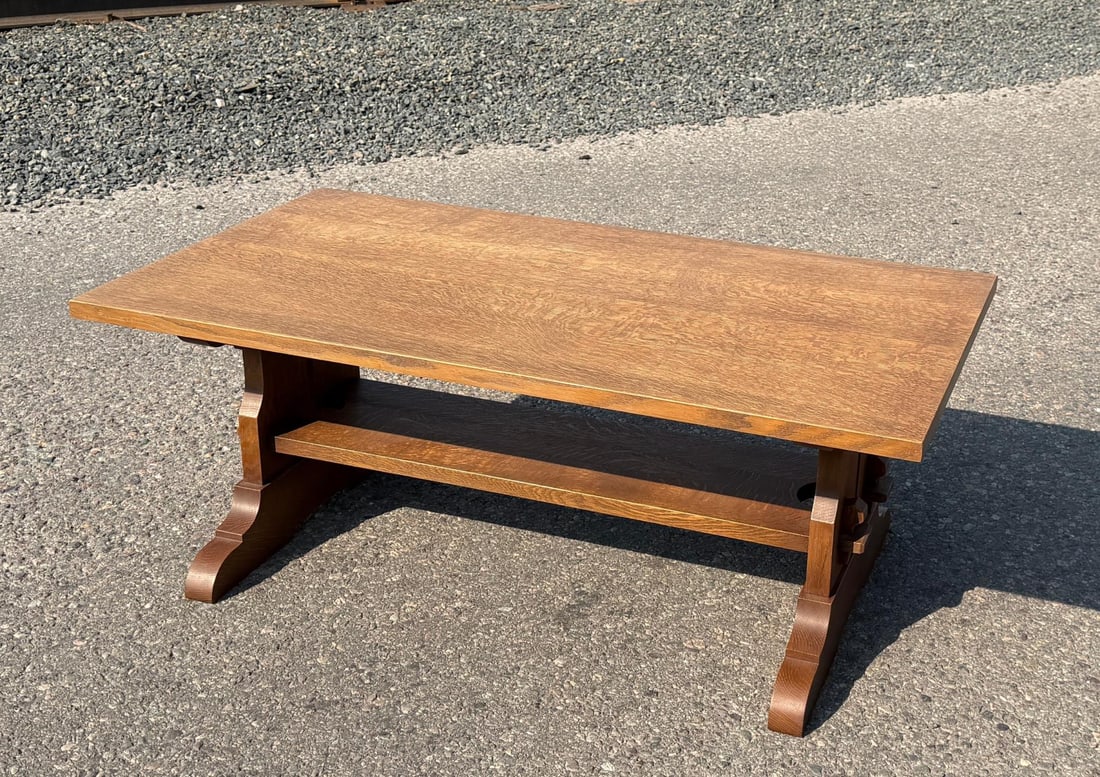 Warren Hile Craftsman Mission Oak Trestle Table: Made by Warren Hile Studio, Sierra Madre California. 44" by 24" by 17".