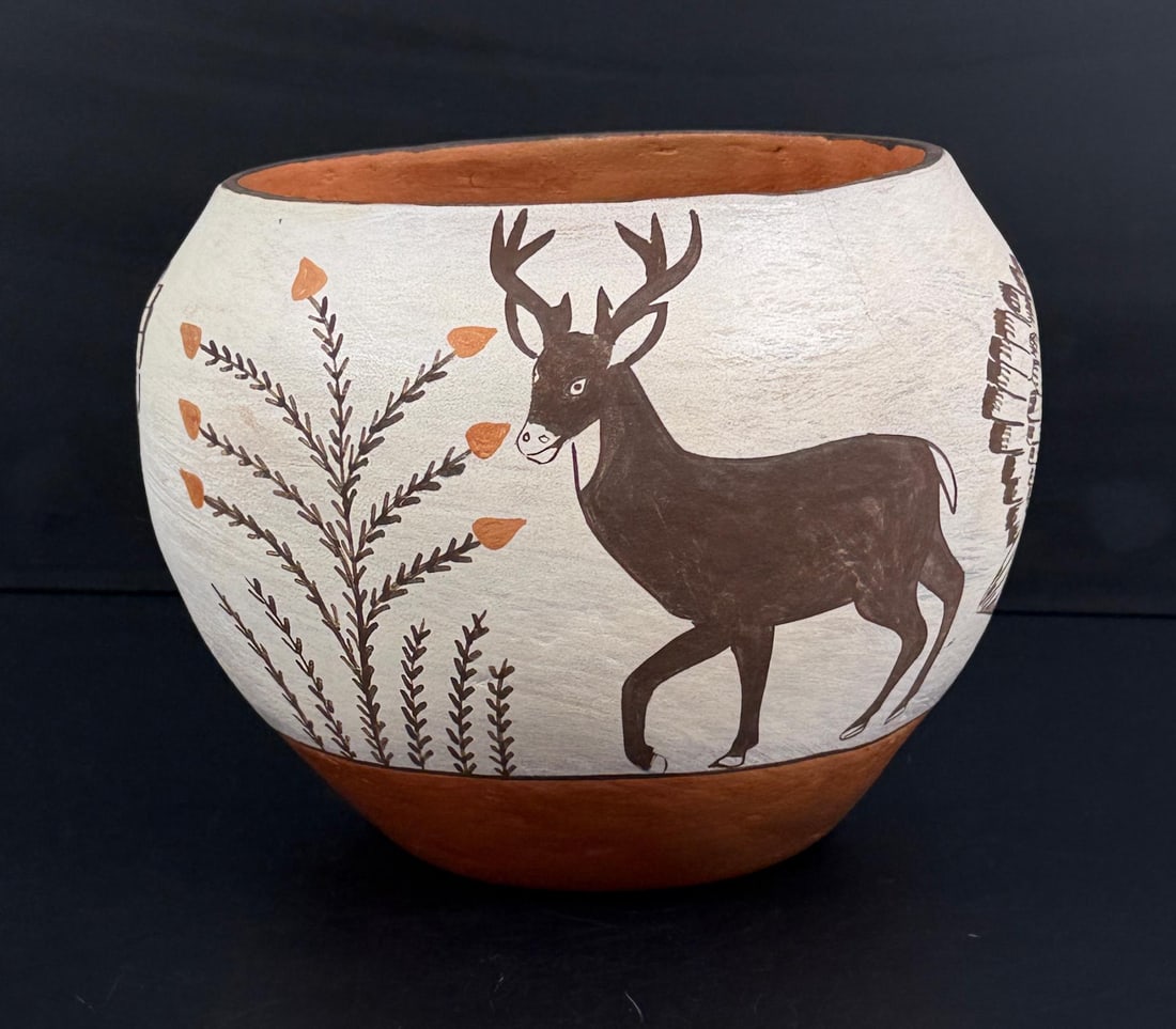 Juanita Shije Zia Pueblo Pottery Olla Jar: 6 3/4" tall, 8 3/4" diameter.