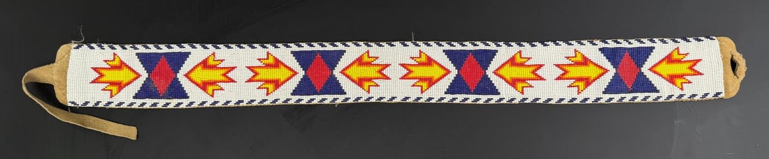 Montana Blackfoot American Indian Beaded Belt: 32 1/2" long without tie. Mid 20th Century.