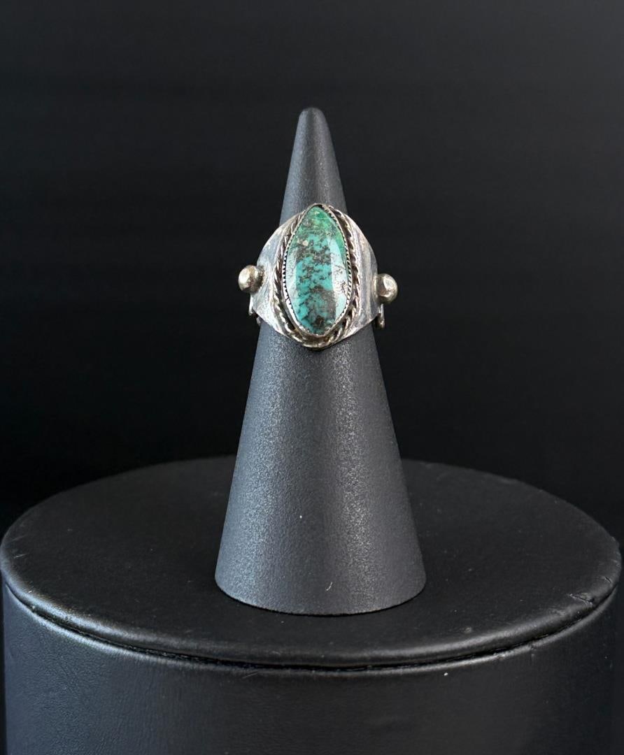 Navajo Sterling Silver Turquoise Ring: Size 3 1/2. 4.61 grams.