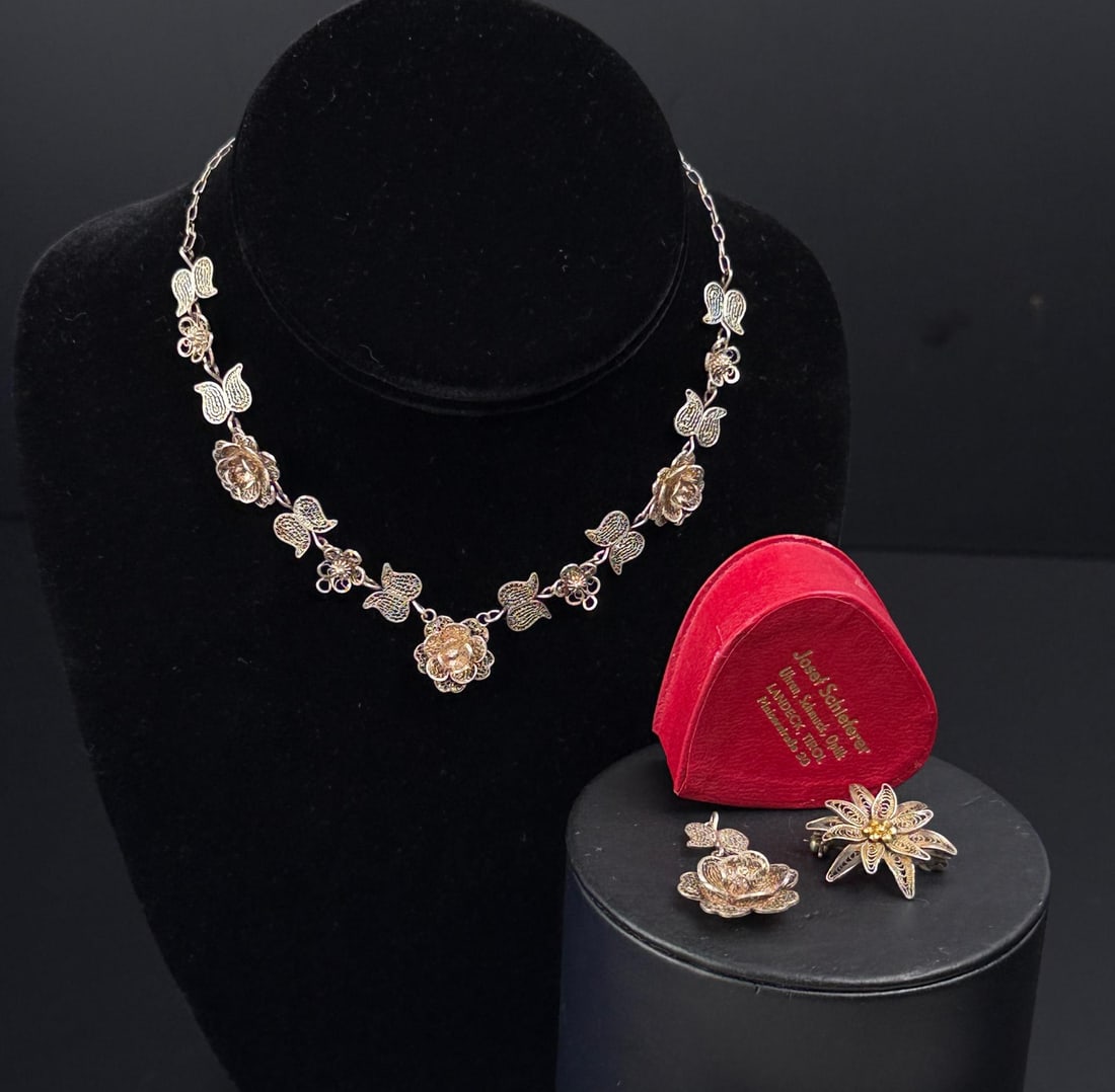Sterling Silver Filigree Jewelry Suite: 14.99 grams.