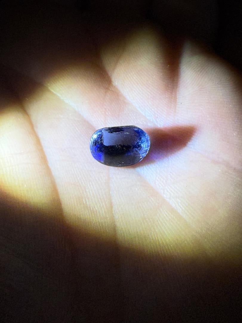 5.5ct Buff Top Cut Sapphire Gemstone (1 of 3)