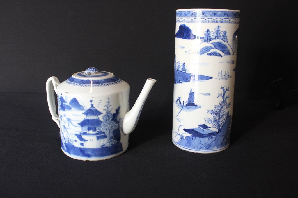 BLUE & WHITE CANTON VASE & TEA POT: Cylinder vase is in very good condition, Size 10" H x 4.5" D. Tea pot does have some minor chips 1 on the spout & 1 on the top of handle, along the top ridge shows black grazing or small chips maybe f