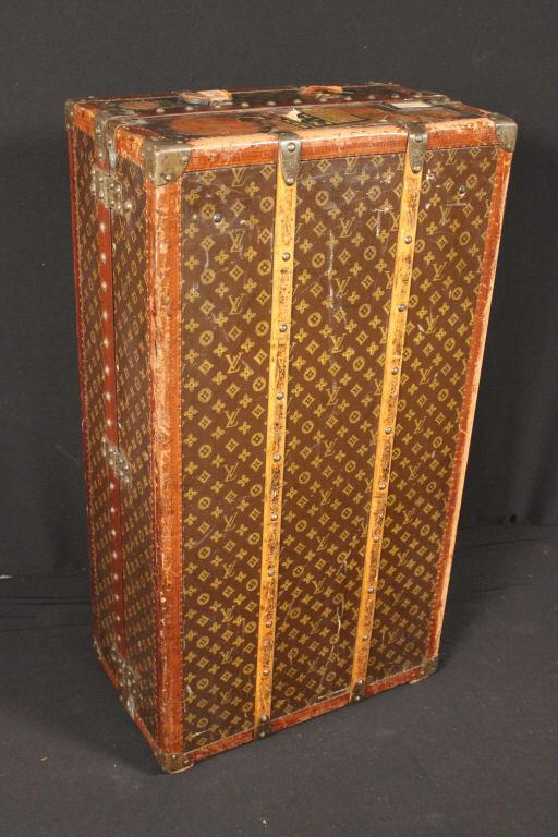 Vintage Louis Vuitton Trunk (1 of 12)