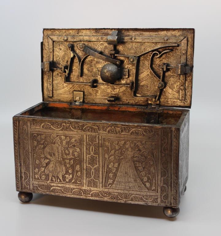 Nuremberg's Chest Safe Strong Box 17th C. (1 of 12)