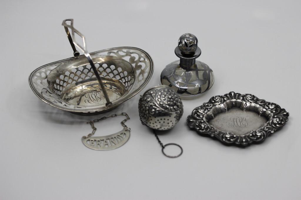 Grouping of Silver Items (1 of 5)