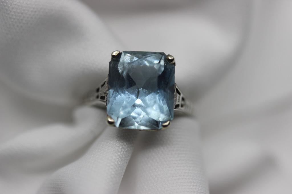 14K White Gold Aqua Marine Ring (1 of 9)