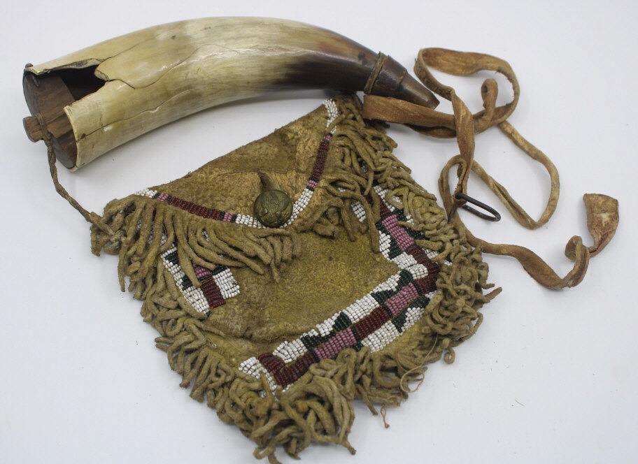 19th C Plains Indian Bullet Bag & Powder Horn (1 of 6)