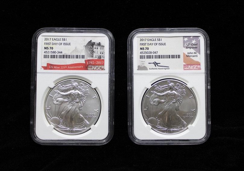 (2) 2017 $1 American Silver Eagles NGC (1 of 2)