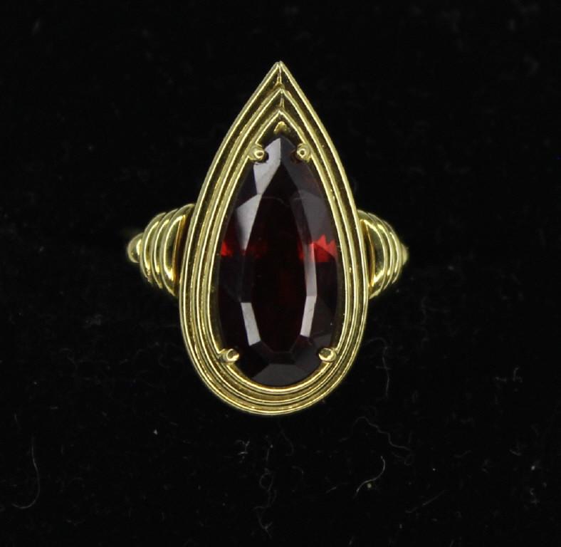 Ladies 18k Gold Ring