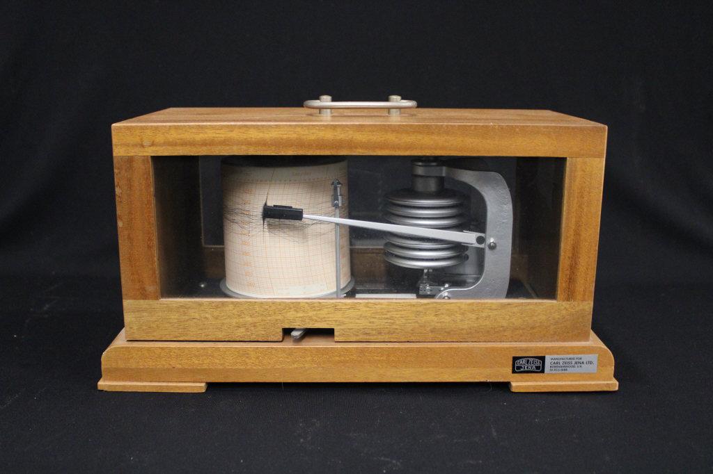 Carl Zeiss Marine Barograph: Carl Zeiss Marine Barograph door Veb Feingeratebau