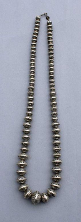 Navajo Pearls Necklace Graduated Beads (1 of 6)