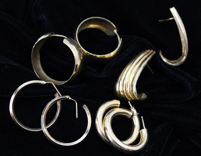 Four 18k Gold Earring Sets (1 of 7)