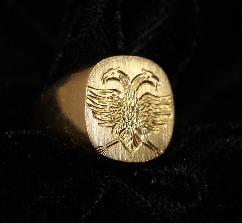18k Men's Signet Ring (1 of 4)