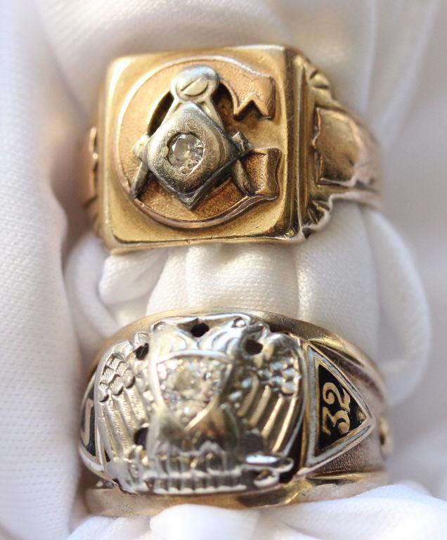 Two Men's 10k Masonic Rings (1 of 4)