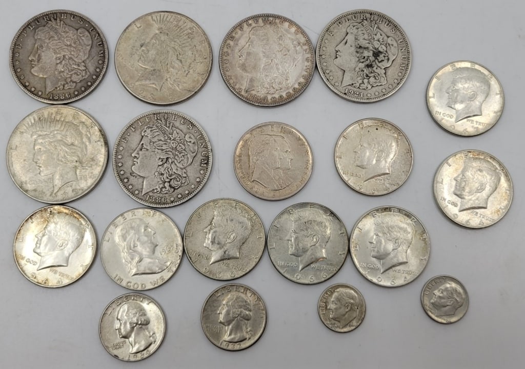 US Silver Coins, Morgan & Peace Dollars Kennedy's (1 of 2)