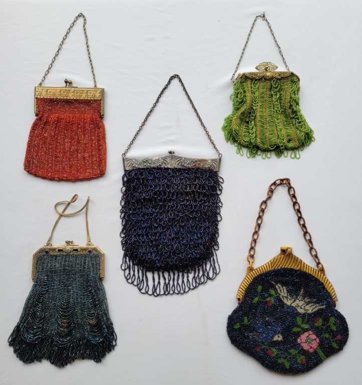5 Beaded & Crocheted Beaded Hinged Bags 20th C: 5 Beaded & Crocheted Beaded Hinged Bags early 20th C, condition is consistent with age.