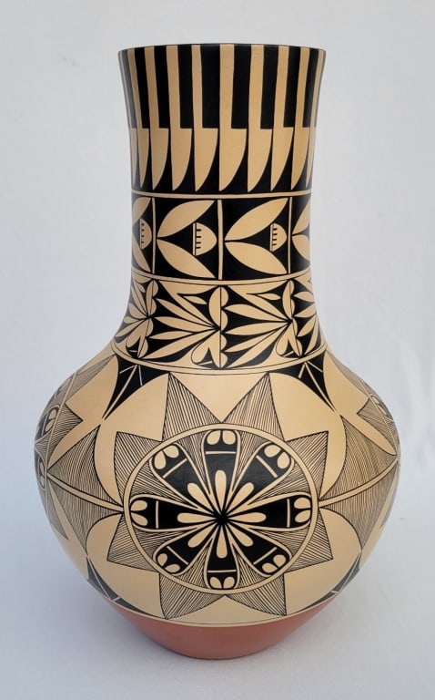 Mary Madalena Jemez Native American Pottery (1 of 5)