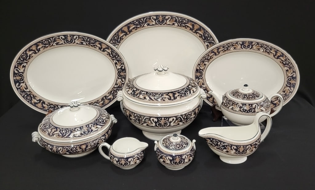 Wedgwood Black Florentine China Tableware (1 of 8)