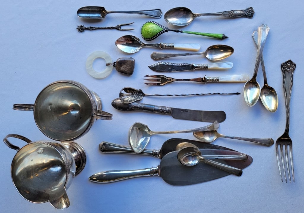 Sterling Flatware: Sterling Flatware: weight 8.2 troy oz