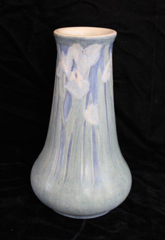 Anna Frances Simpson, Newcomb Pottery Vase (1 of 5)