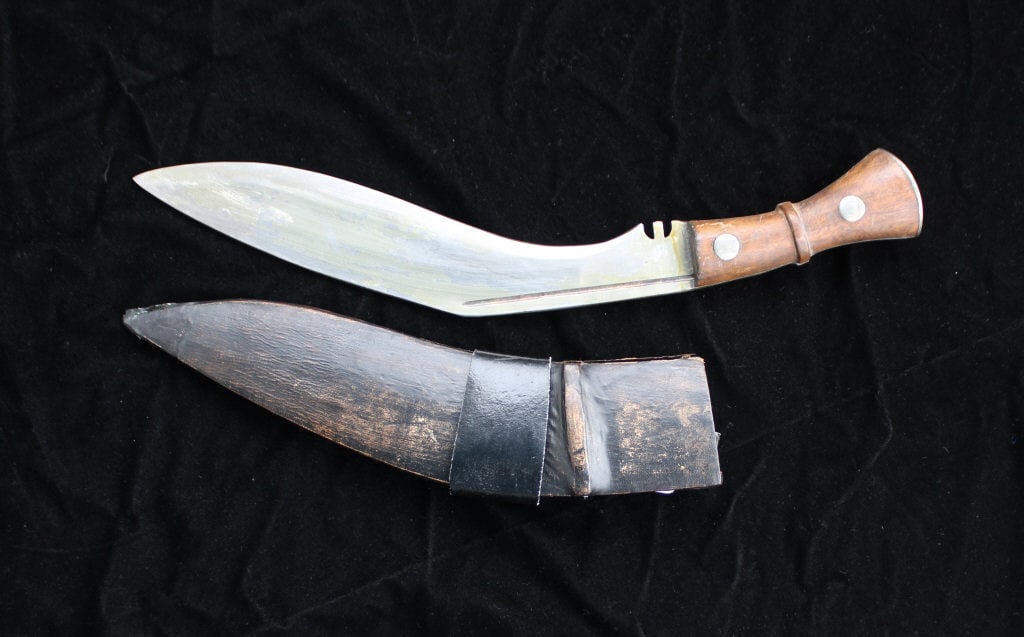 Gurkha Kukri Fighting Knife (1 of 3)