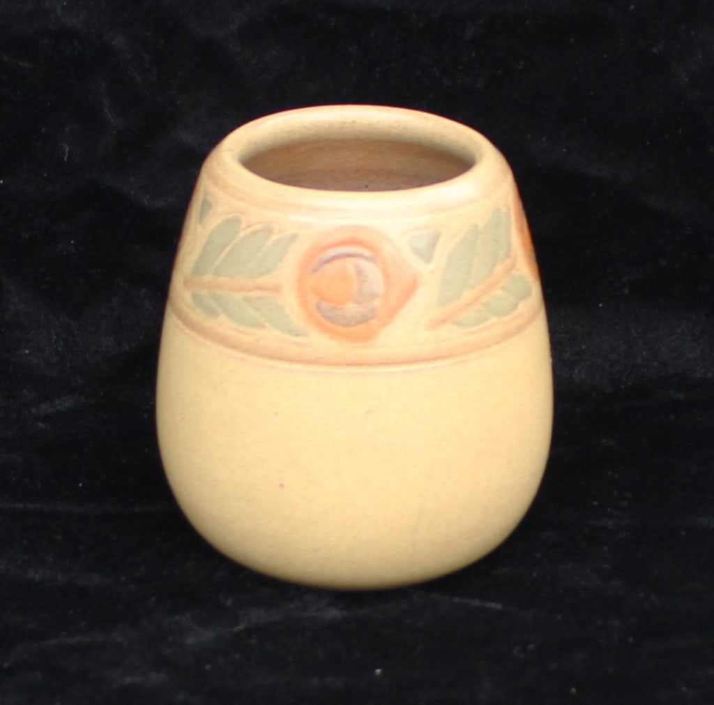Marblehead Pottery Vase (1 of 5)