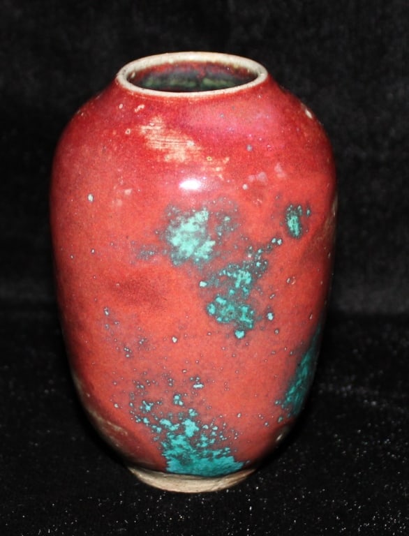 Jug Town Art Pottery Cabinet Vase (1 of 5)