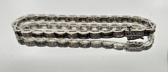14K White Gold Diamond & Black Diamond Bracelet: 14K White Gold Diamond & Black Diamond Bracelet, 7.25" length, 16.30 grams