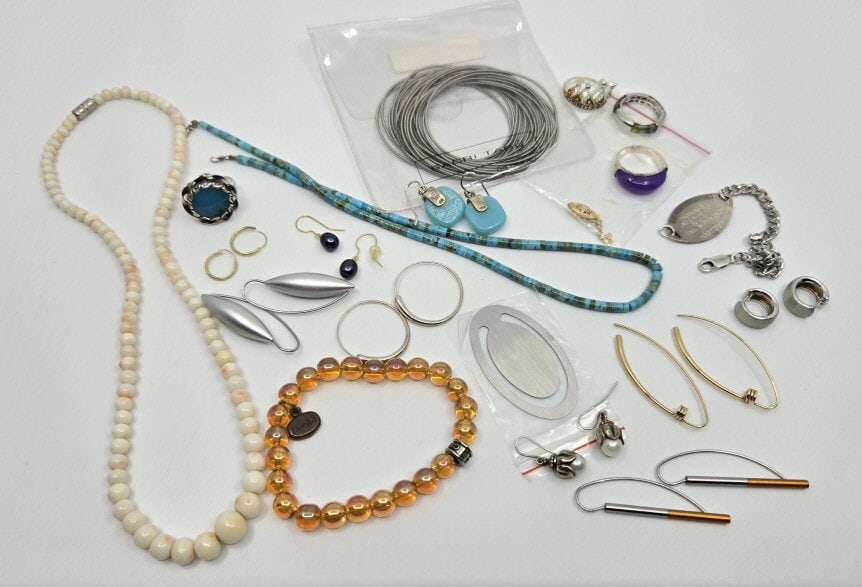 Grouping of Designer Jewelry, 14K Earrings (1 of 13)