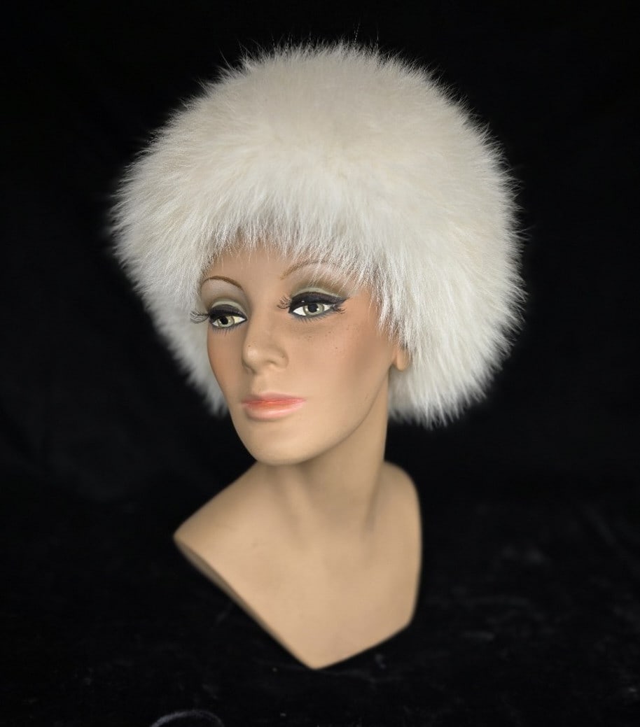 Department Store Hat Display Mannequin C. 1940 (1 of 5)