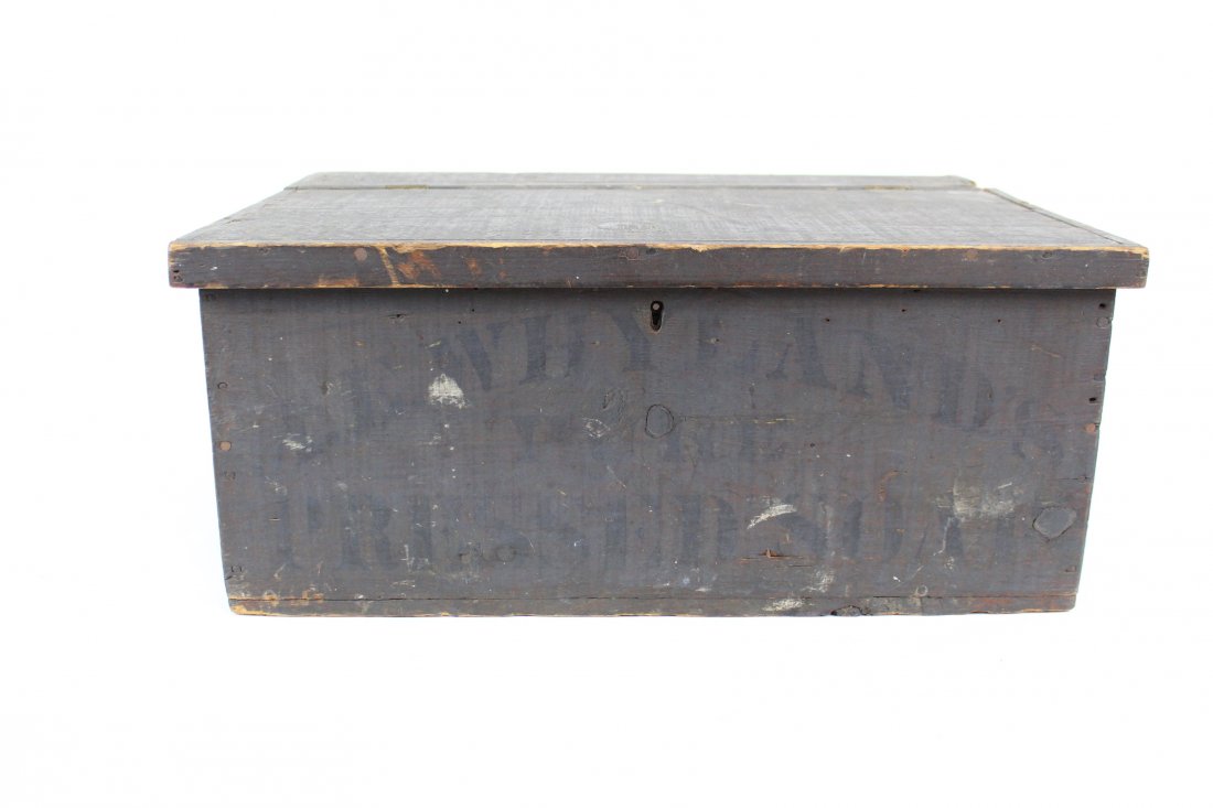 Green Painted Primitive Box with Soap Advertising (1 of 7)