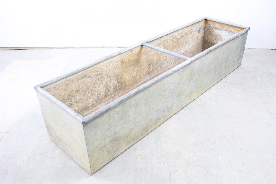 Large Galvanized Metal Farm Trough Garden/Planter/ (1 of 4)